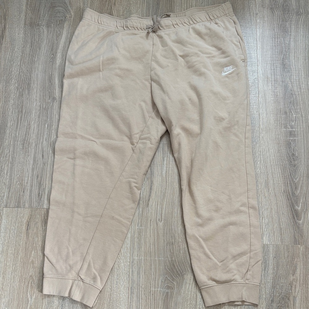 Nike Woman’s Beige Jogger Sweatpants- XXL